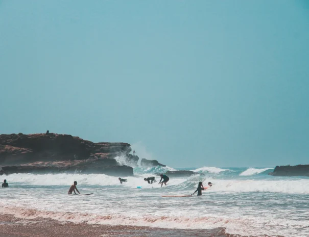Beginner surfers in croco beach